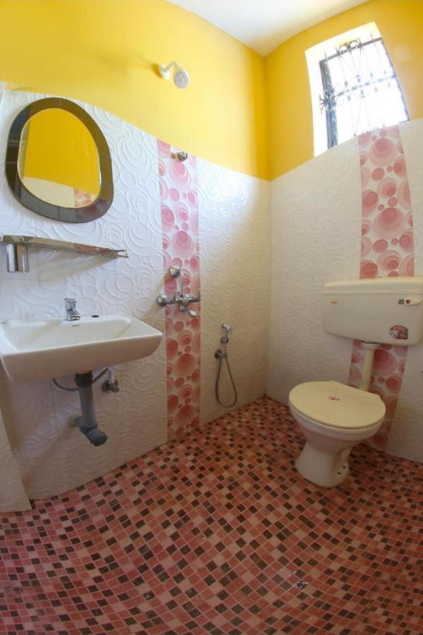 Regina Residency Inn Палолем Екстериор снимка