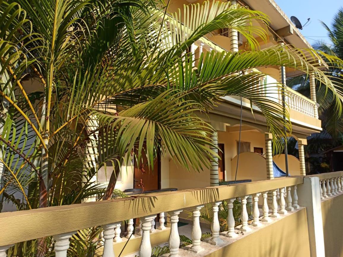 Regina Residency Inn Палолем Екстериор снимка